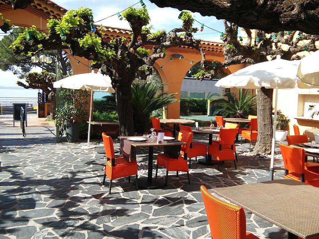 Hotel Le Provencal Logishotels Ле Исамбр Екстериор снимка