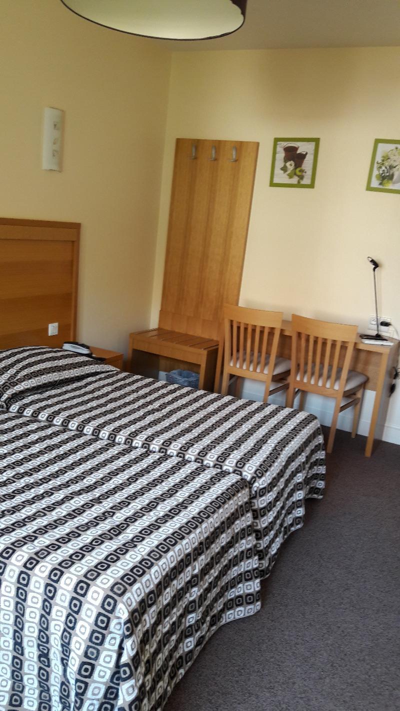 Hotel Le Provencal Logishotels Ле Исамбр Екстериор снимка