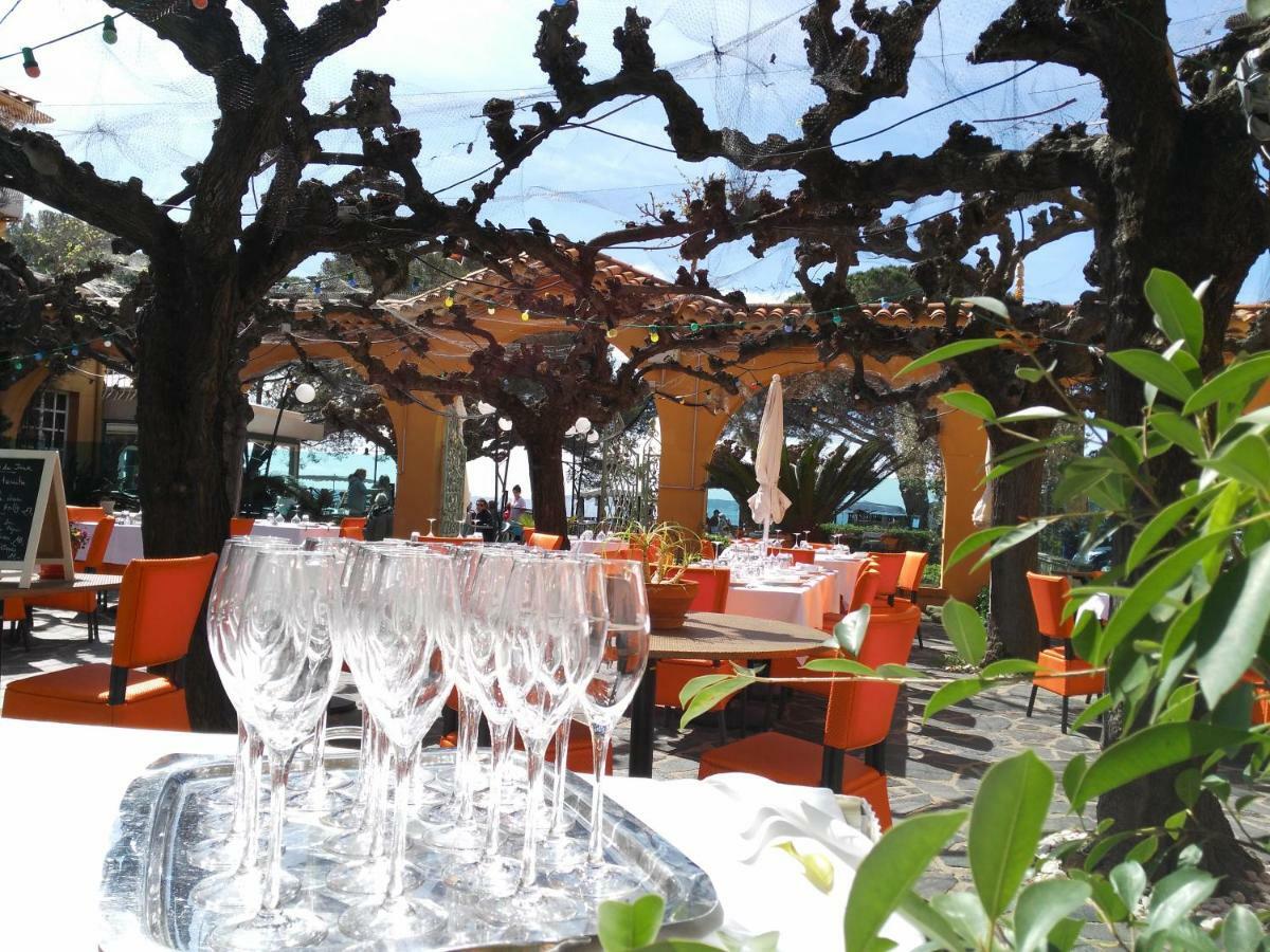 Hotel Le Provencal Logishotels Ле Исамбр Екстериор снимка